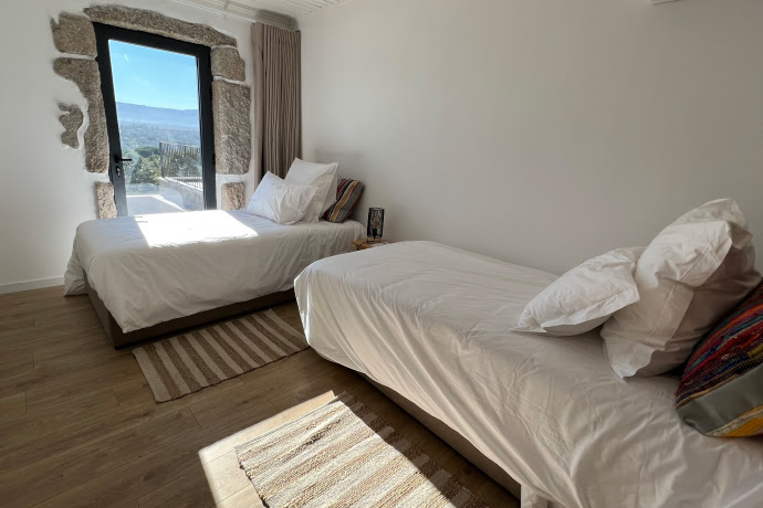 Quarto duplo da Casa de Madeira Pinheiro Grande