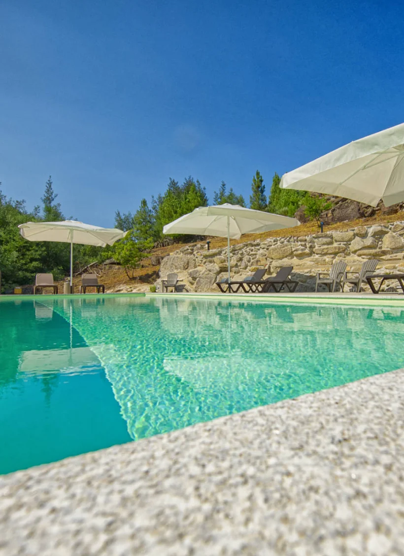 Piscina dos Abrigos do Rio | Pinheiro Grande Piscina dos Abrigos do Rio | Pinheiro Grande